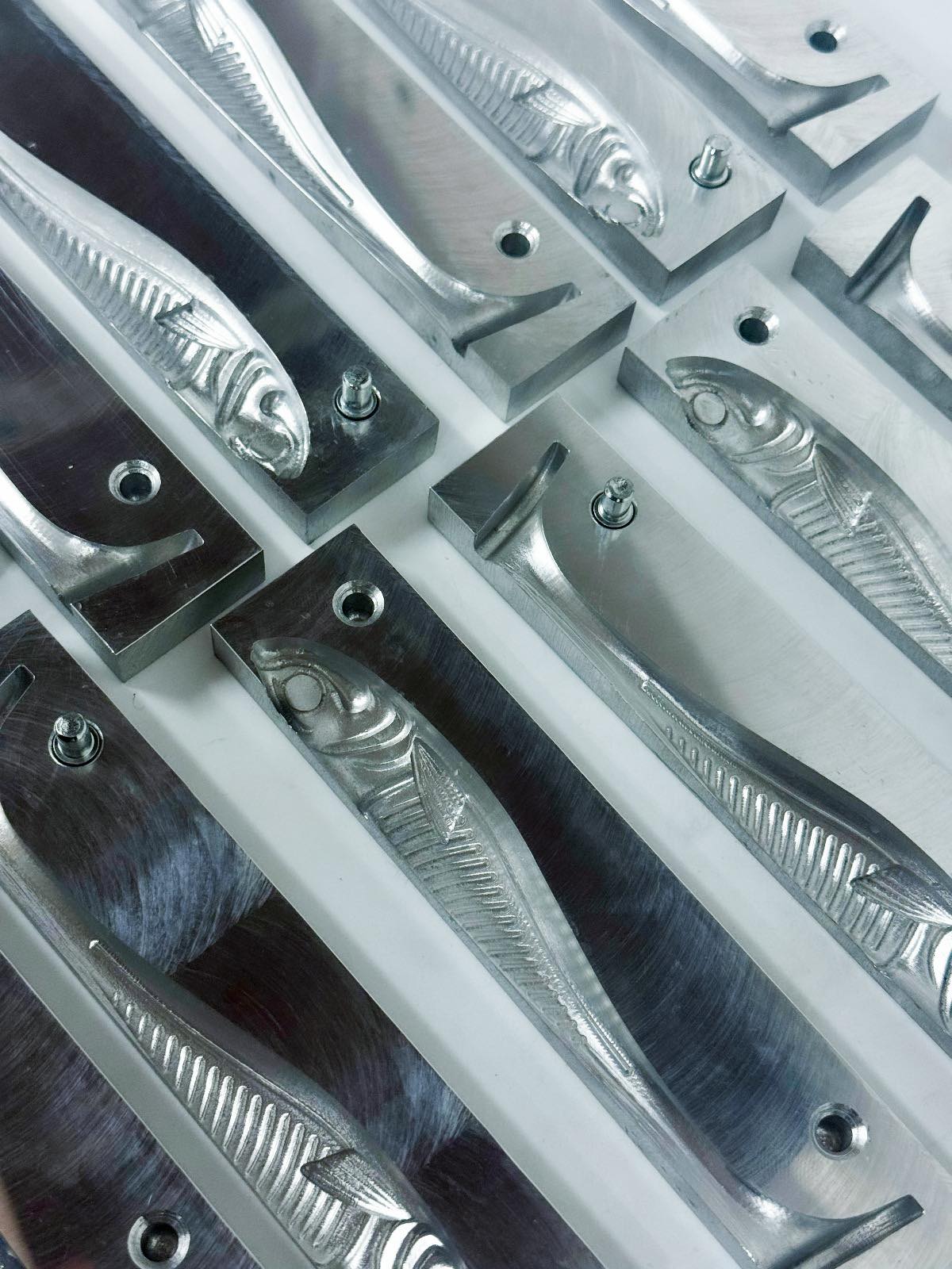 Hunter Open Pour Mold (3.5″- 8″) Solid Body