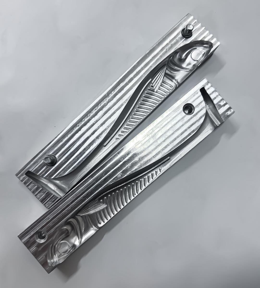 Hunter Open Pour Mold (3.5″- 8″) Solid Body