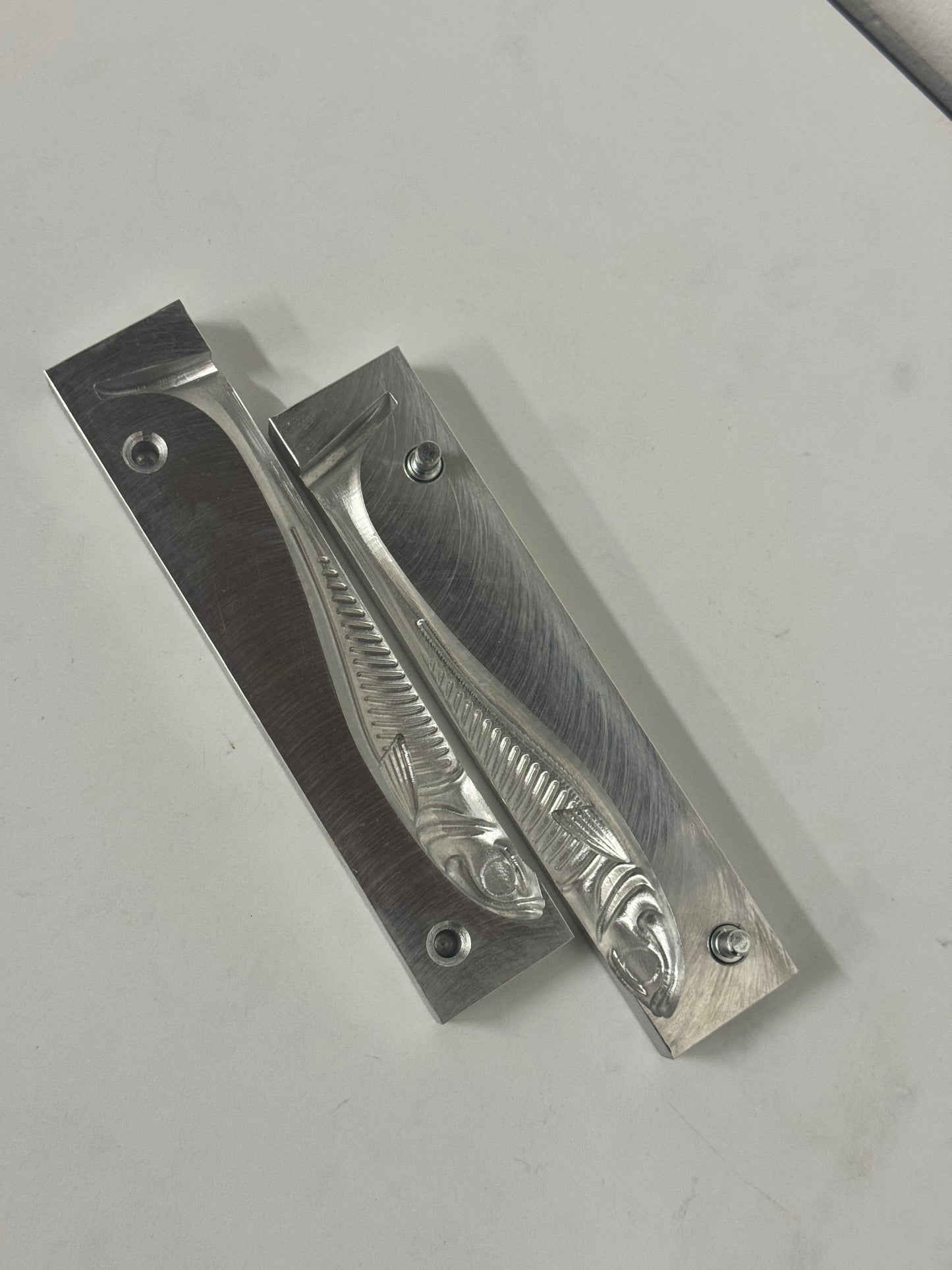 Hunter Open Pour Mold (4.5 inch) Solid body