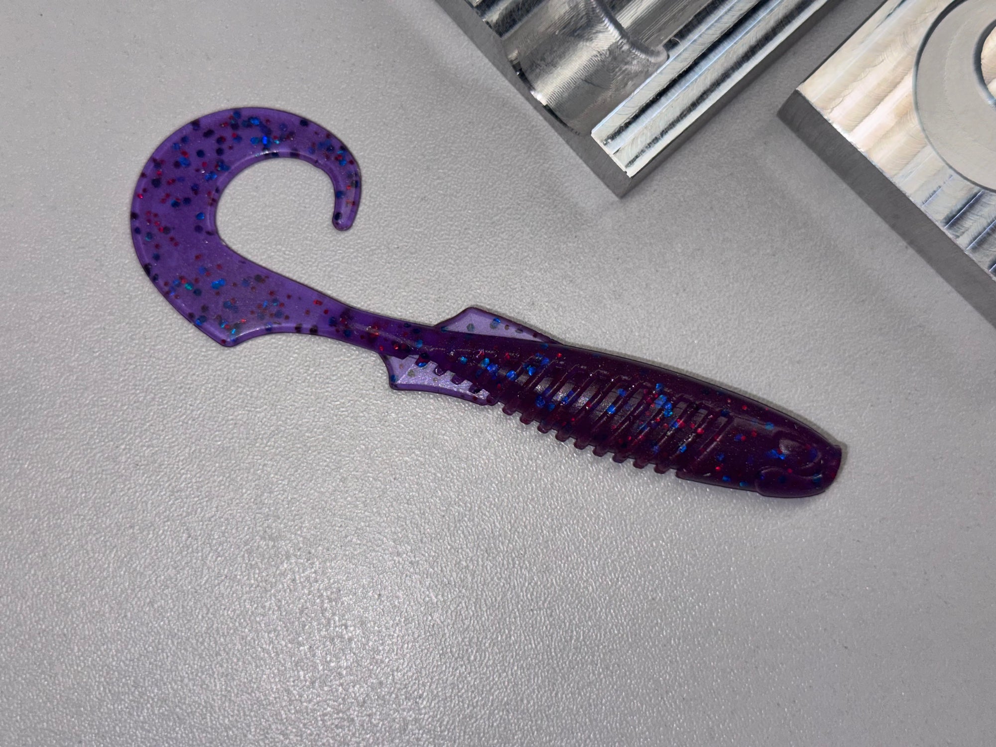 WU Ribbed Angry Grub (3″- 6″) Without Space to Glue the Eyes