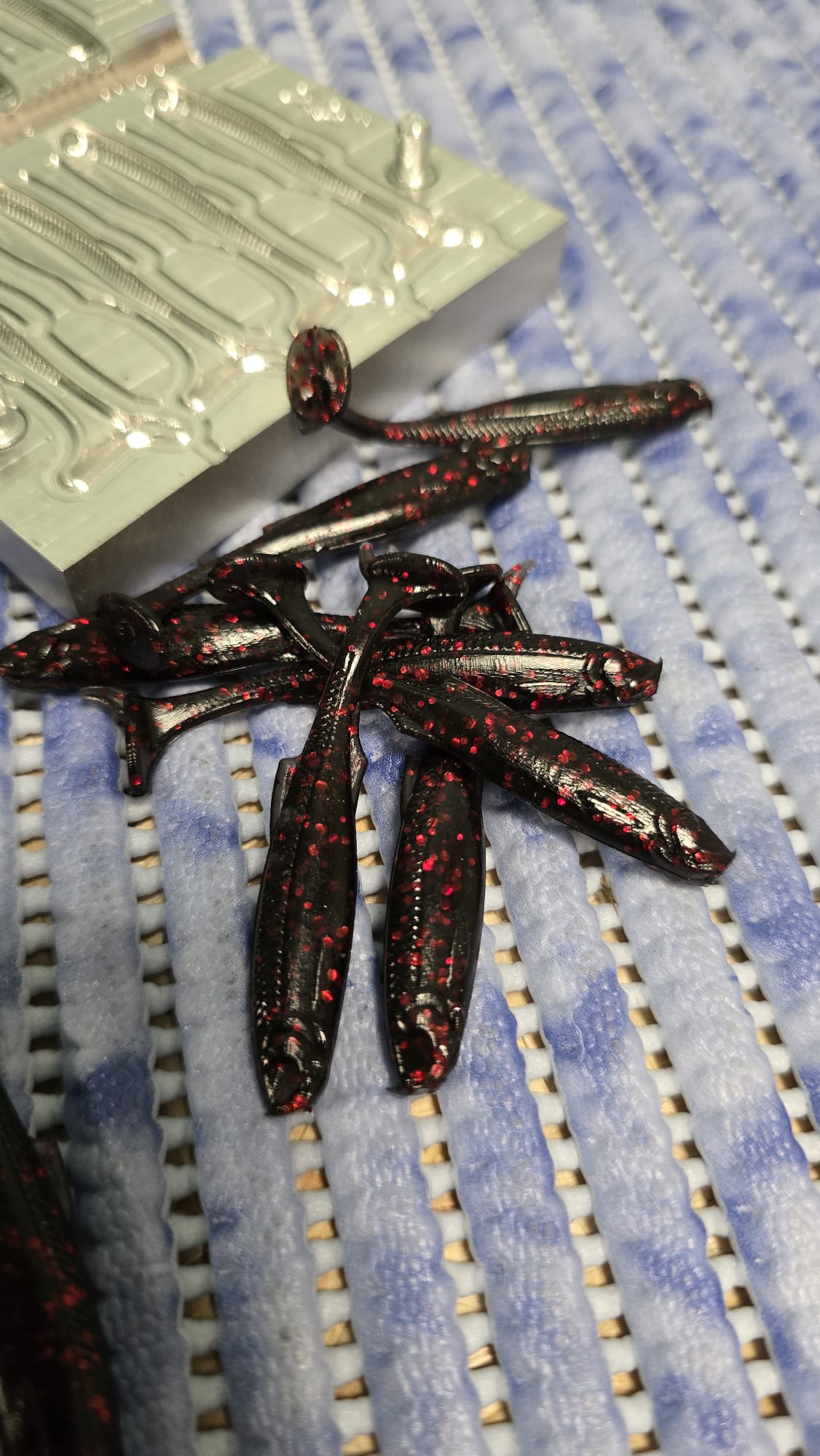 SpeedBait - 2.25inch - 8cav- Condition - New (no defects) - 1 in stock