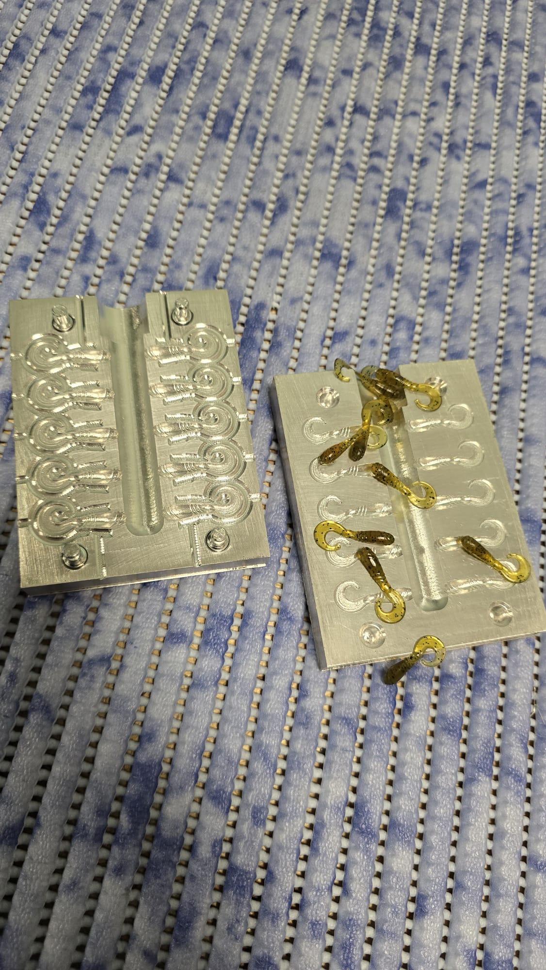 MicroGrub - 1inch - 10cav- Condition - New (no defects) - 1 in stock