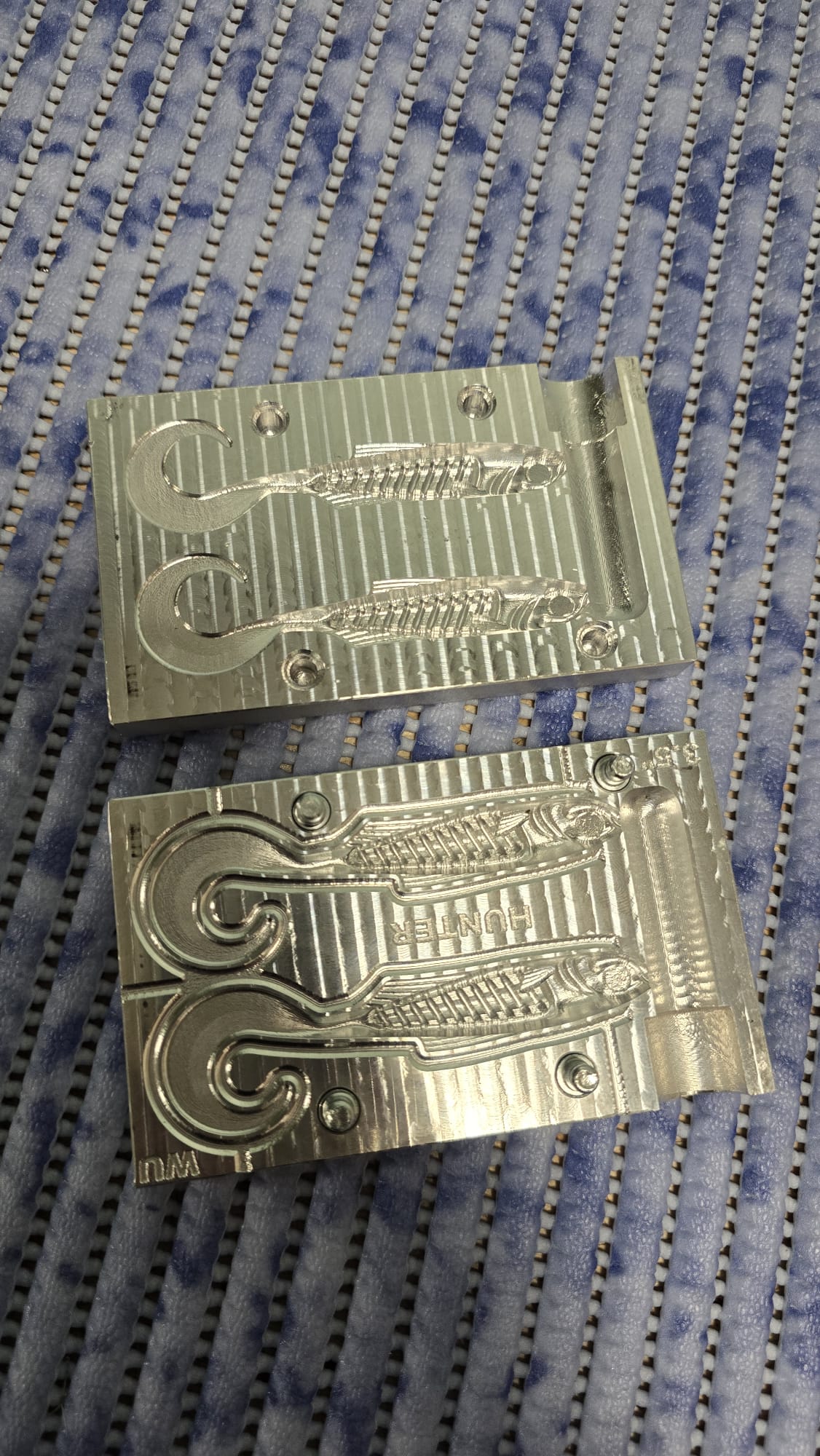 HunterGrub 3.5inch - With space to glue the eyes - 2cav - Condition - New (no defects) - 1 in stock