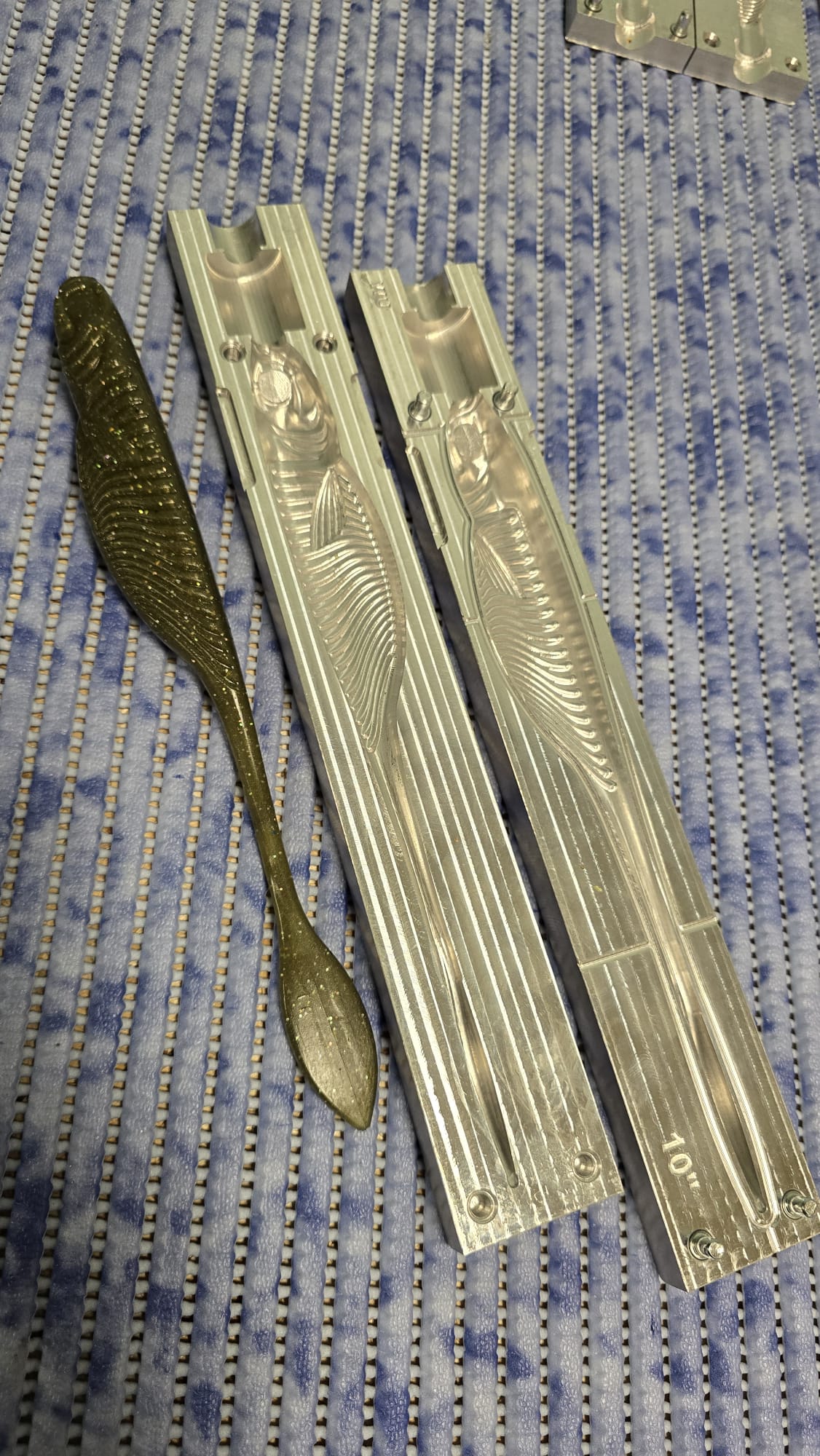 BIG Crazy Minnow V4 (10 inch) With Space to Glue the Eyes - Condition - New (no defects) - 1 in stock