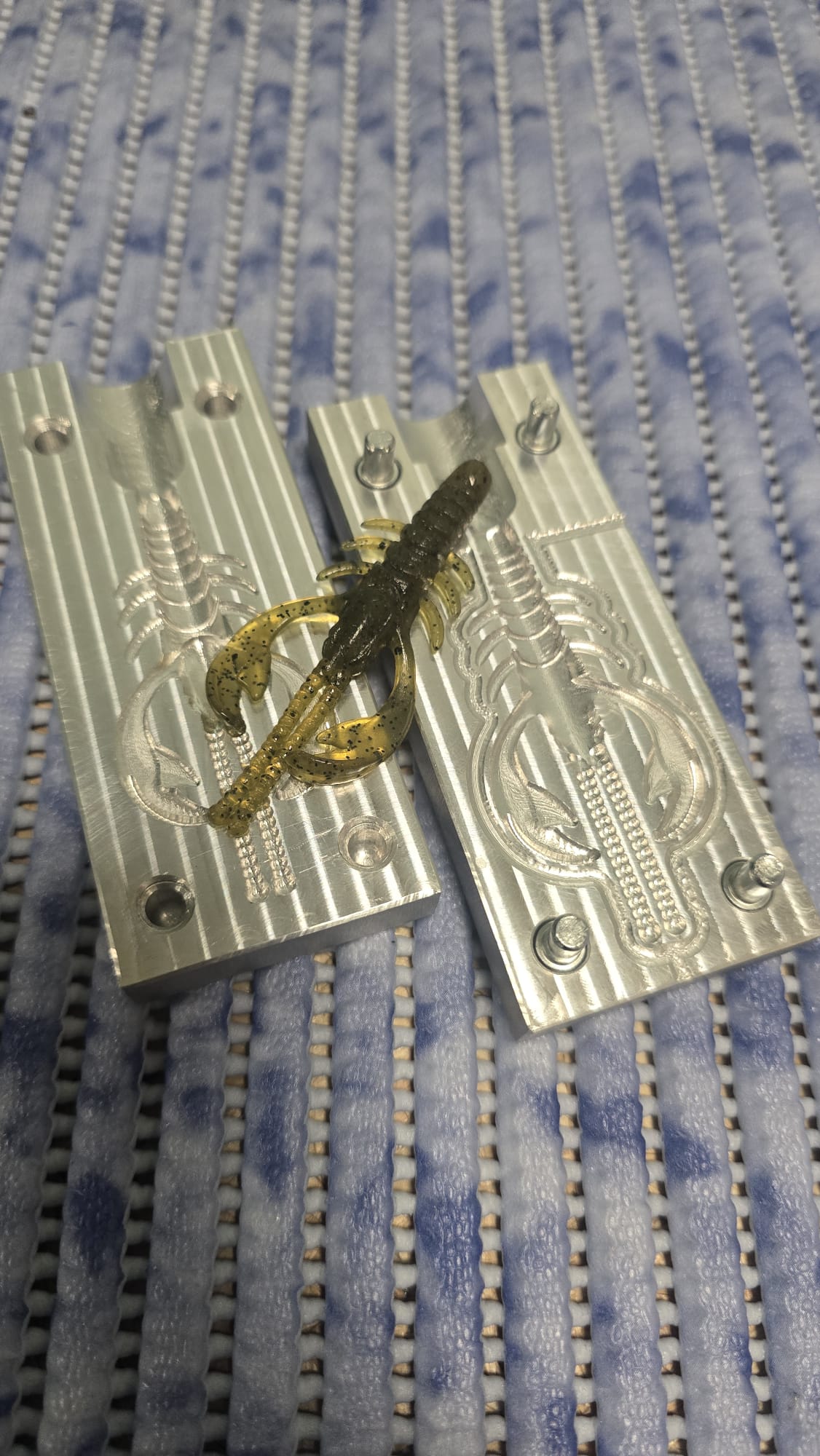 CrawKid - 2.25inch - 1cav- Condition - New (no defects) - 1 in stock