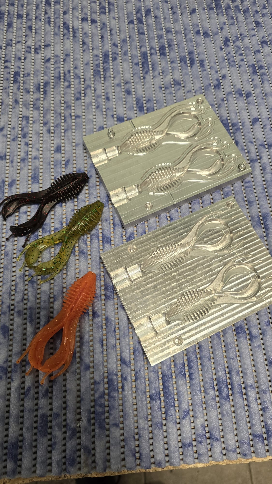 Alien (3.5 inch) 2cav-Hook Slot - Condition - New (no defects) - 1 in stock