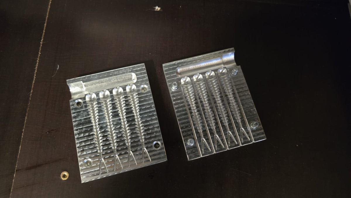 RIB V-tail V2 -  3inch - 4cav - (no defects)